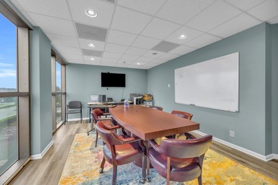 Nice corner office - photo 20