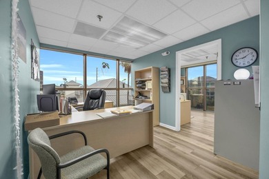 Nice corner office - photo 21