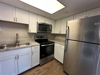 Enjoy comfortable, low-maintenance living in this two-story - photo 7