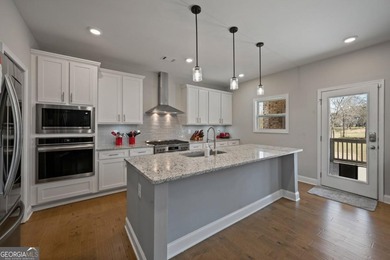There are homes on the golf course... and then there are homes - photo 11