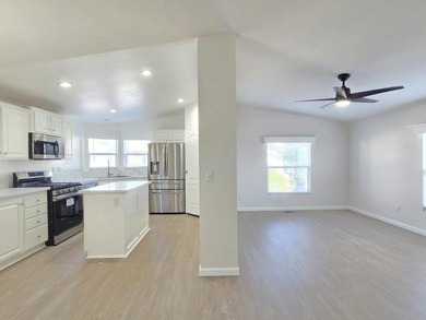 OPEN HOUSESAT/SUN 11am -3pm. CHECK IN AT CLUBHOUSE. This 3bd/2ba - photo 13
