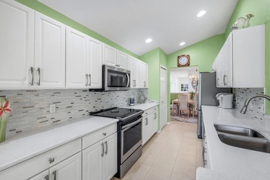 TURNKEY COACH HOME WITH PRESERVE VIEW IN COLONIAL COUNTRY CLUB! - photo 16