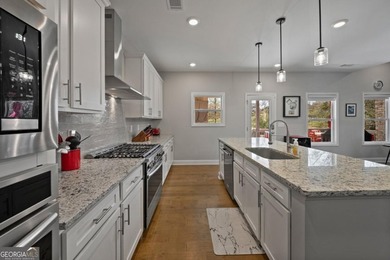 There are homes on the golf course... and then there are homes - photo 26
