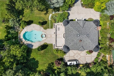 Welcome to 28 Whitney Circle, a breathtaking custom brick - photo 27