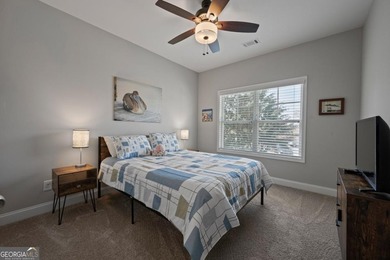 There are homes on the golf course... and then there are homes - photo 38