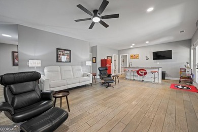 There are homes on the golf course... and then there are homes - photo 41