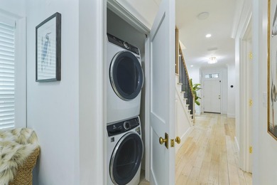 Designed by Robert Orr, this home is perfectly positioned on a - photo 11
