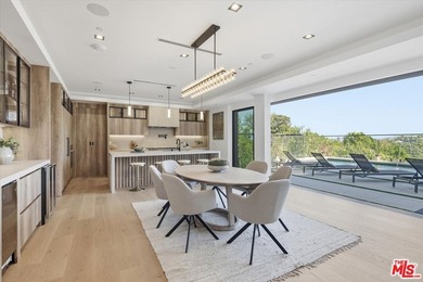 View property nestled in the hills of Encino, this newly - photo 10