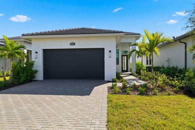 (private lake, pond, creek) Home For Sale in Port Saint Lucie Florida