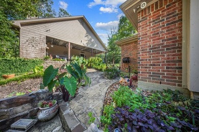 This property has LOTS of extras. Located on a quite dead-end - photo 23