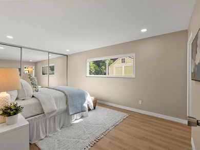 Ground-level 3-bedroom 2-bath in pristine condition. Totally - photo 11
