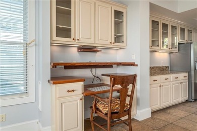 REDUCED PRICE! Welcome to 705 Hernando Place. This home has been - photo 14