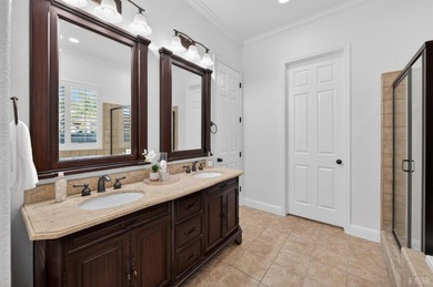 Welcome to a home where comfort and luxury exist in perfect - photo 31