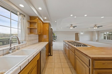 Welcome to this stunning 3-bedroom, 2-bathroom home, perfectly - photo 31