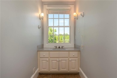 REDUCED PRICE! Welcome to 705 Hernando Place. This home has been - photo 32
