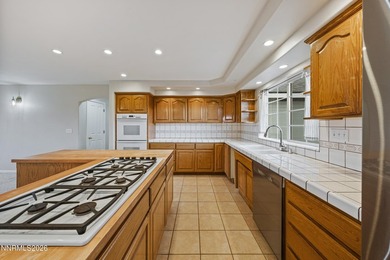 Welcome to this stunning 3-bedroom, 2-bathroom home, perfectly - photo 33