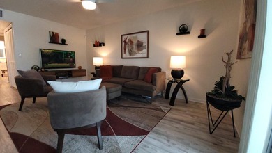 Inviting, light-filled, and impeccably renovated extra-large - photo 6
