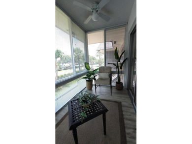 Inviting, light-filled, and impeccably renovated extra-large - photo 10