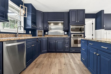 Set within the established golf course community of Shadowmoss - photo 11