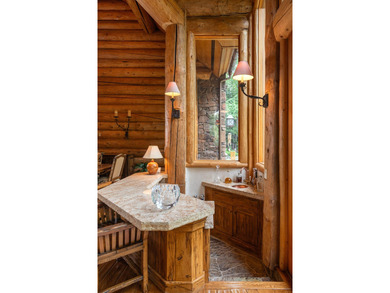 This incredible waterfront lodge could not be replicated at this - photo 11