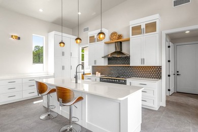 Views for Days! New construction 4bed/5.5 bath, on 1.07 acres - photo 14