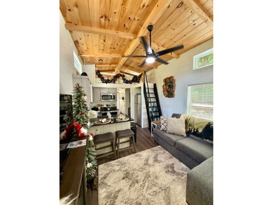 Welcome to this beautifully constructed tiny home, nestled on 3 - photo 4