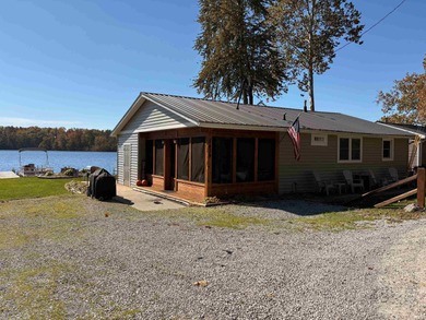 Diamond Lake Home For Sale in Silver Lake Indiana
