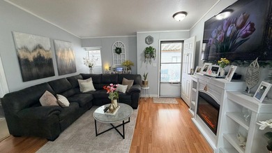 Beautifully Updated 4-Bedroom Home with Spacious Backyard! - photo 3