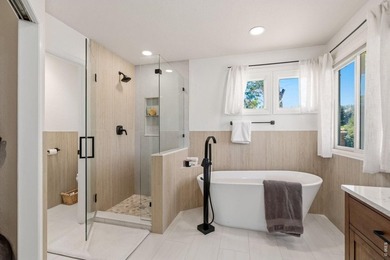 Paradise Found! Welcome to this beautifully maintained two-story - photo 20