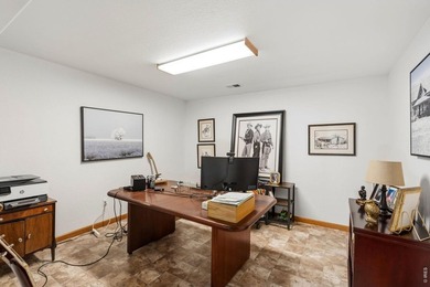 Paradise Found! Welcome to this beautifully maintained two-story - photo 32