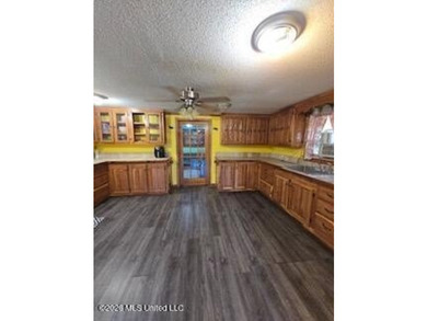 Charming country property with investment potential! This - photo 4