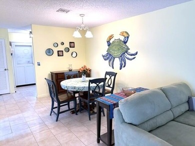 Well maintained end condo in section 2 w/lower monthly condo - photo 5