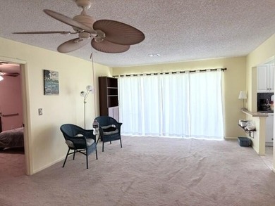 Well maintained end condo in section 2 w/lower monthly condo - photo 9