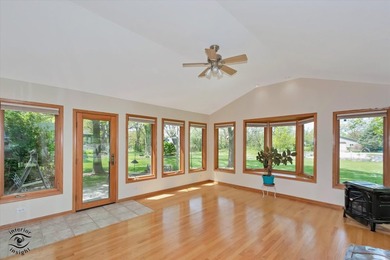 Beautifully maintained 5-bedroom, 3.5-bath home with over three - photo 16