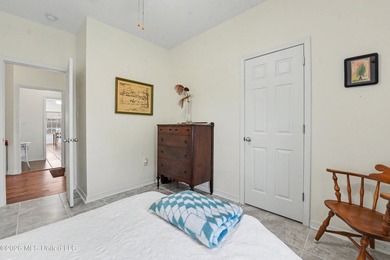 This Fabulous Home has so Many Custom Upgrades and Renovations!! - photo 21