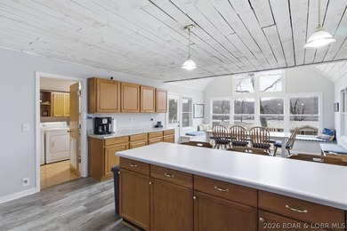 Welcome to your lakefront retreat in coveted Indian Creek Cove - photo 22