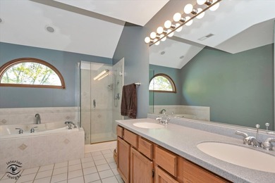 Beautifully maintained 5-bedroom, 3.5-bath home with over three - photo 23