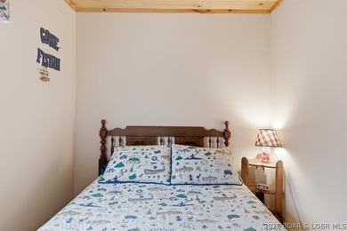 Welcome to your lakefront retreat in coveted Indian Creek Cove - photo 26