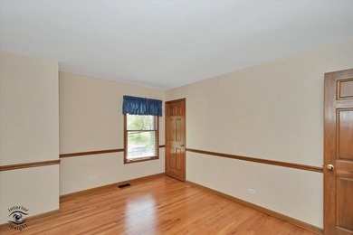 Beautifully maintained 5-bedroom, 3.5-bath home with over three - photo 27