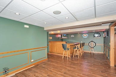 Beautifully maintained 5-bedroom, 3.5-bath home with over three - photo 40