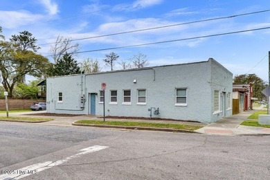 Income generating property located close to Downtown, Burnt Mill - photo 4