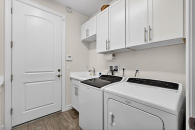 Welcome to your own slice of paradise in this beautifully - photo 45