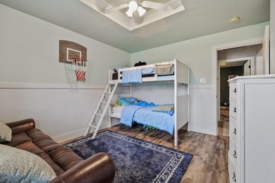 MOTIVATED SELLERS! Located in an established neighborhood with - photo 22