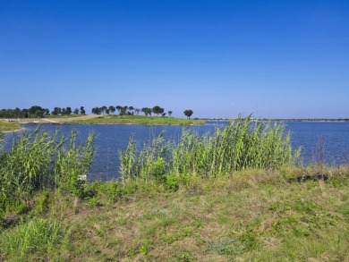 One Plus Acre Water Front Lot in Gated Lake Subdivision - Lake Lot For Sale in Corsicana, Texas