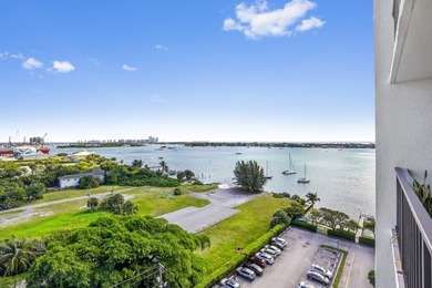 Experience coastal luxury in this gated condo at Palm Beach - photo 21