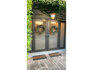 Welcome to this well-maintained 4 bedrooms 3 baths corner home - photo 2