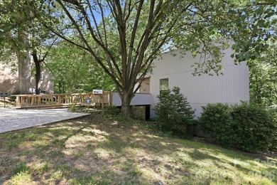 Nestled on a private, tree-lined one-acre lot in Mountainbrook - photo 42