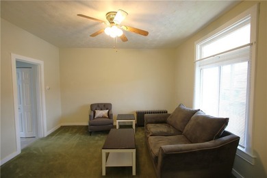 SPACIOUS House w/ 2 additional bedrooms on 3rd floor! Very - photo 2
