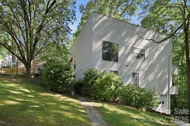 Nestled on a private, tree-lined one-acre lot in Mountainbrook - photo 43