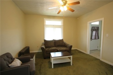 SPACIOUS House w/ 2 additional bedrooms on 3rd floor! Very - photo 6
